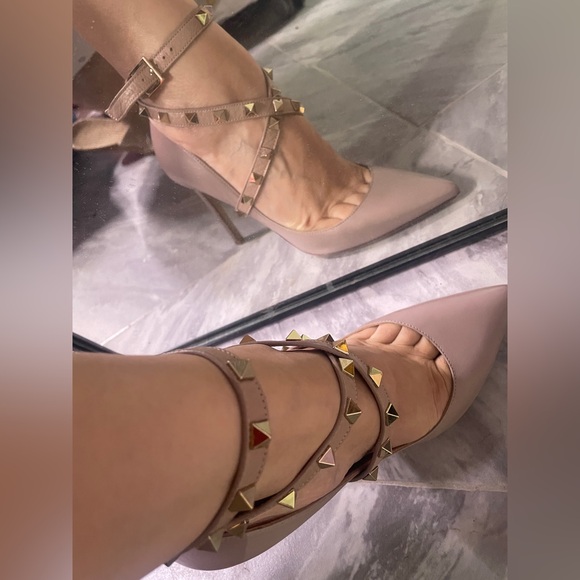 PINK VALENTINO STUD HEELS WITH STRAP - Picture 6 of 8